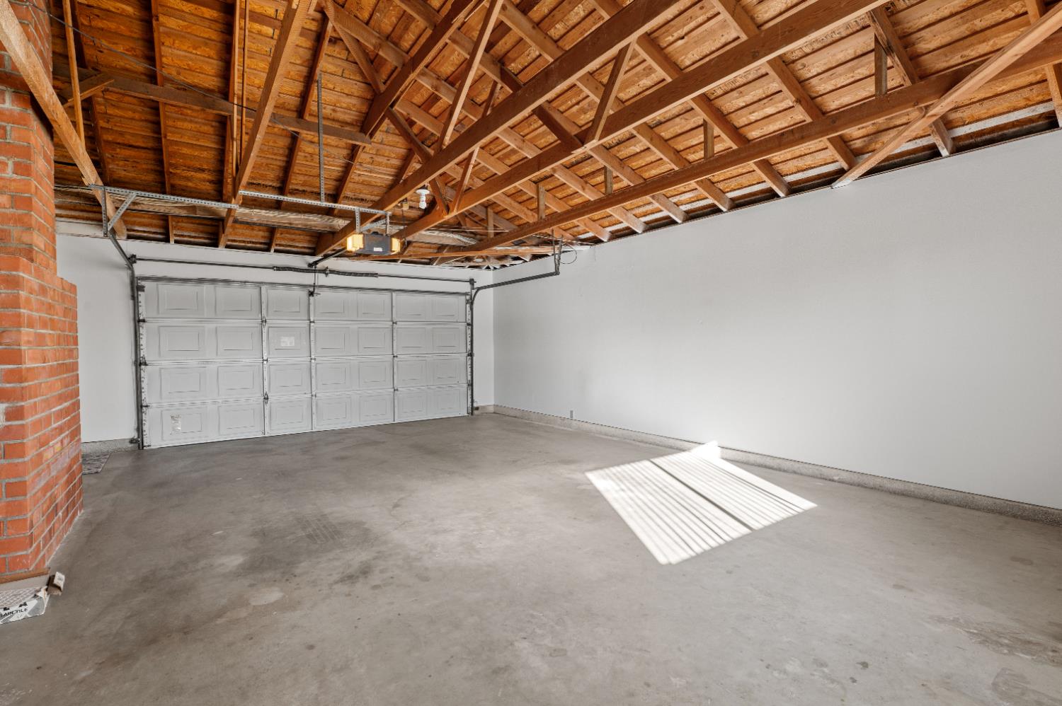 1673 E Cromwell Ave, Fresno, CA 93720