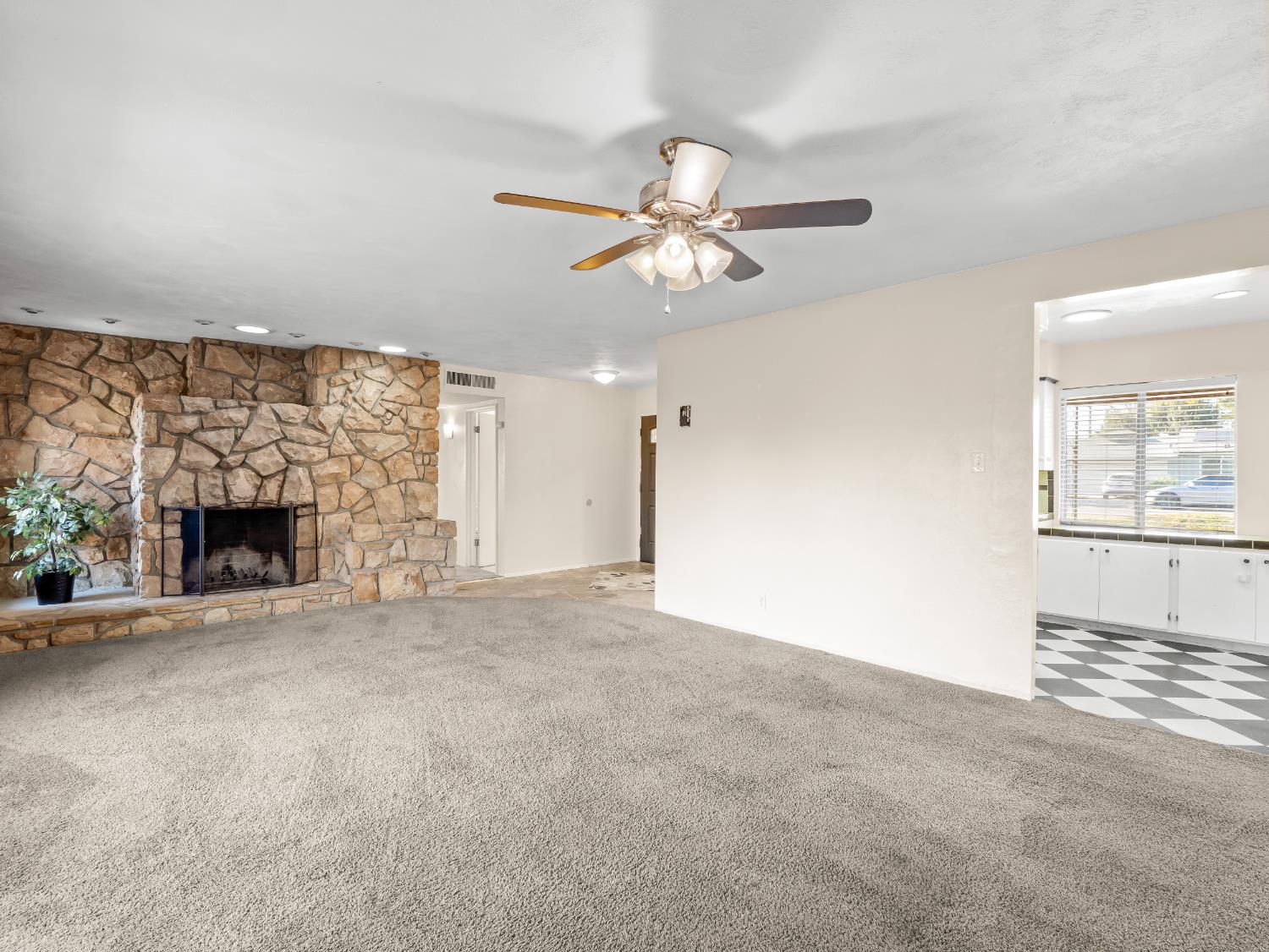 4430 N Teilman Ave, Fresno, CA 93705