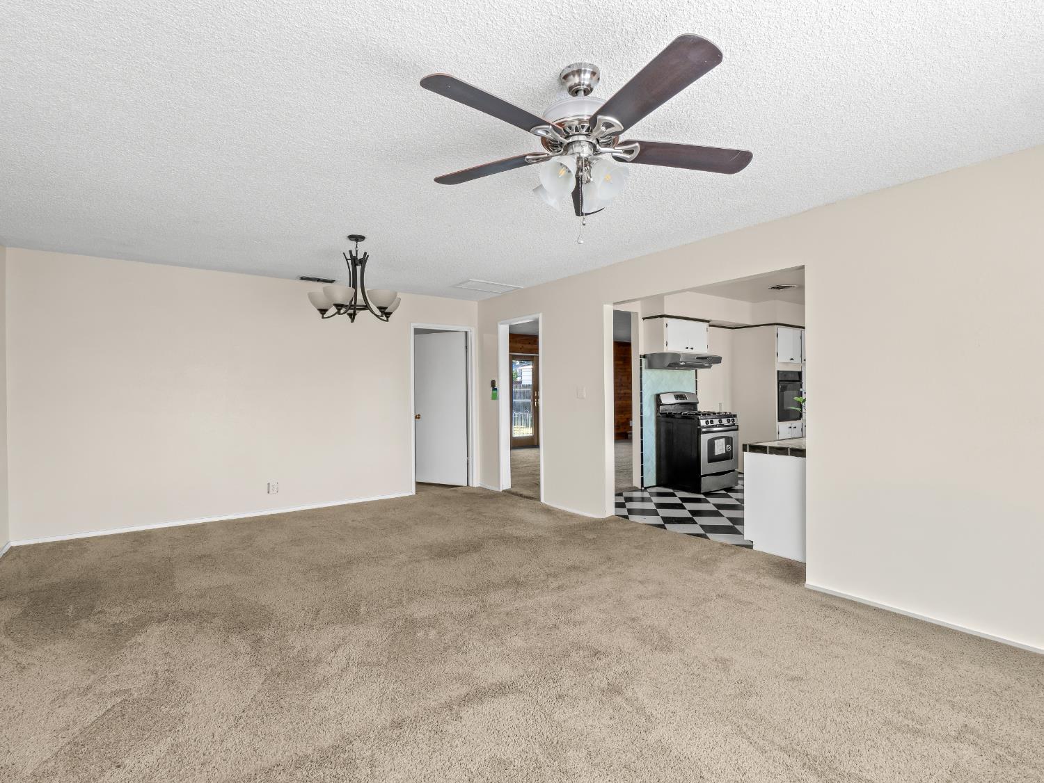 4430 N Teilman Ave, Fresno, CA 93705