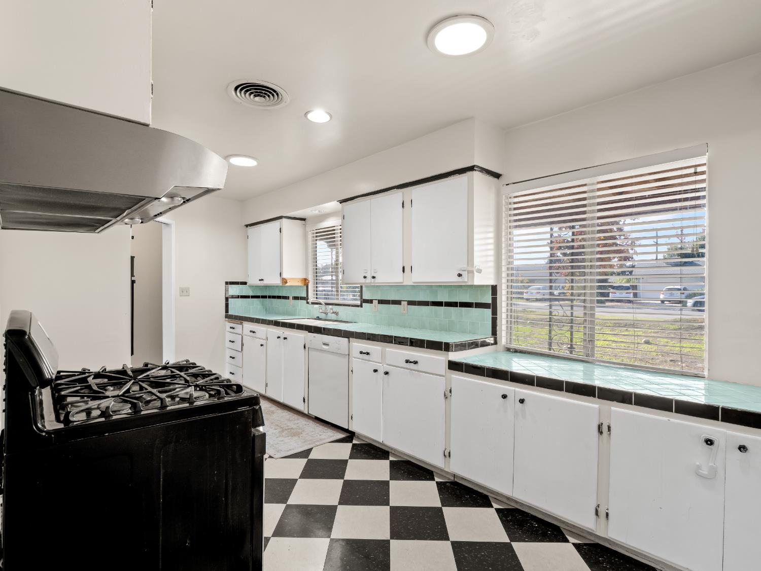 4430 N Teilman Ave, Fresno, CA 93705