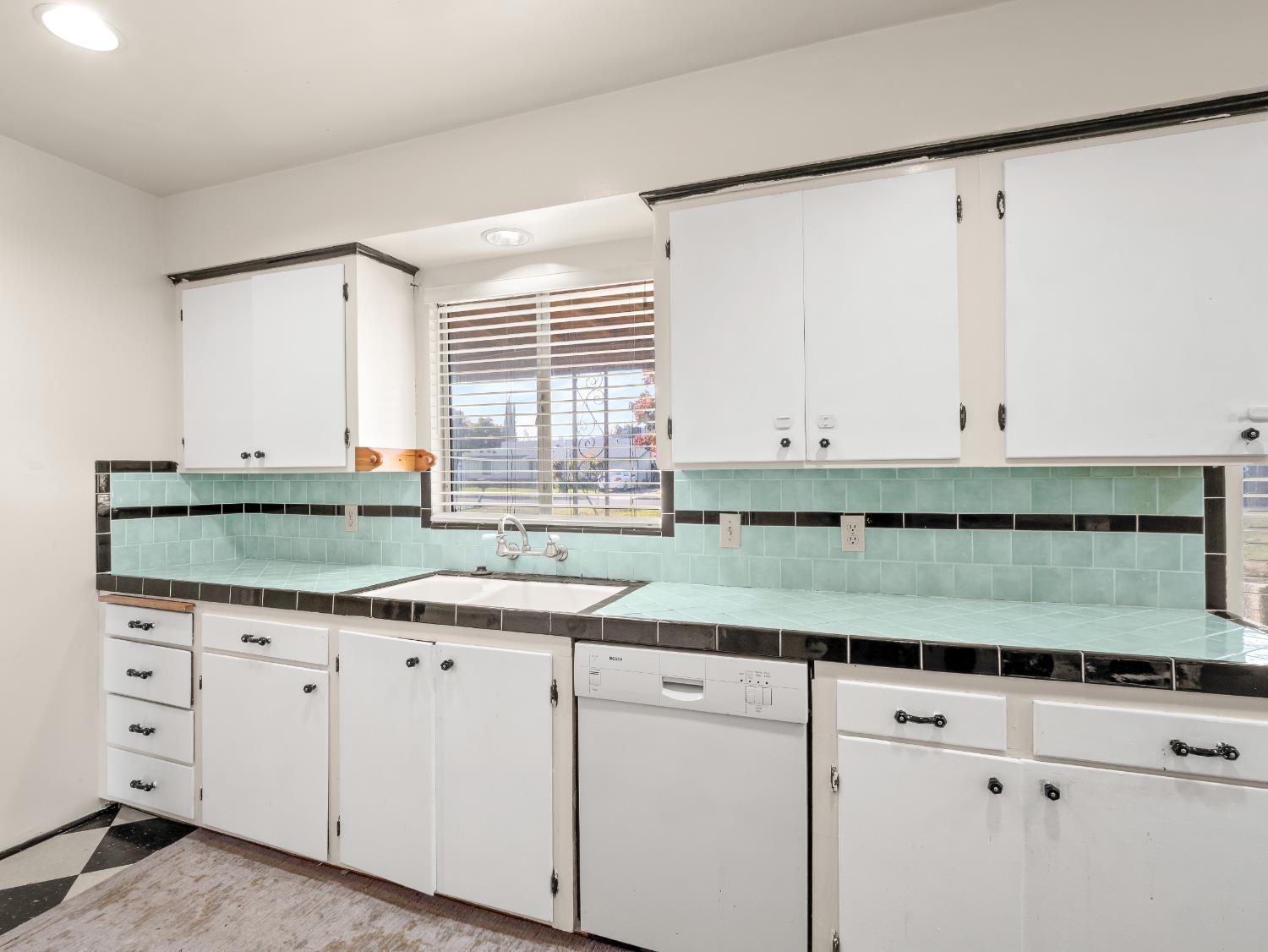 4430 N Teilman Ave, Fresno, CA 93705