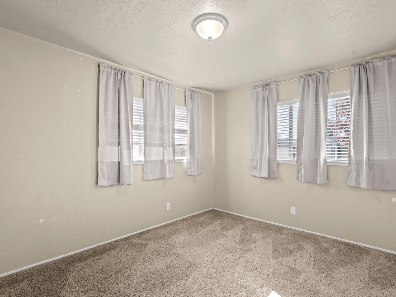 4430 N Teilman Ave, Fresno, CA 93705