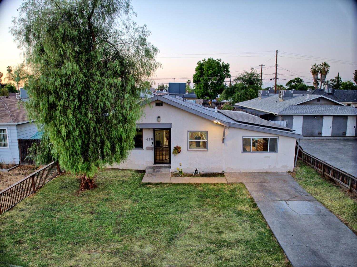 410 E Florinda, Hanford, CA 93230