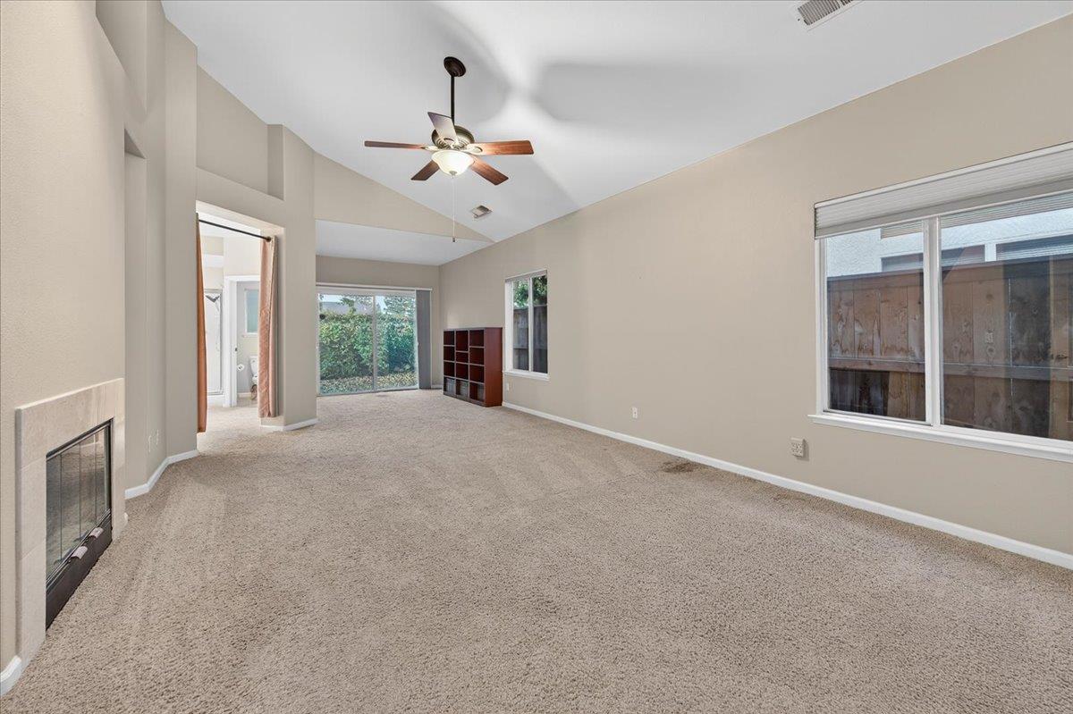 2211 Dawson Cove Ln, Clovis, CA 93611