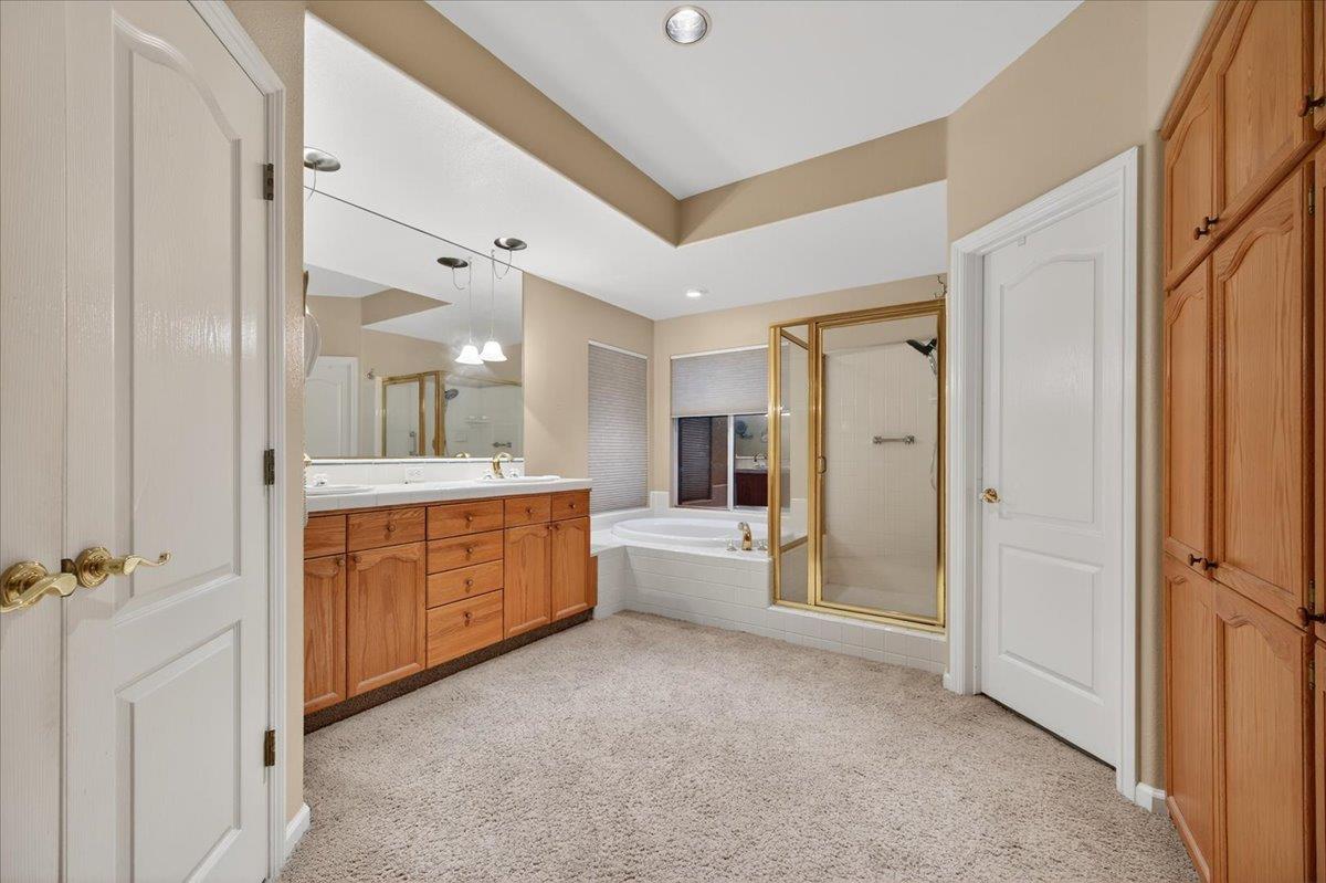 2211 Dawson Cove Ln, Clovis, CA 93611