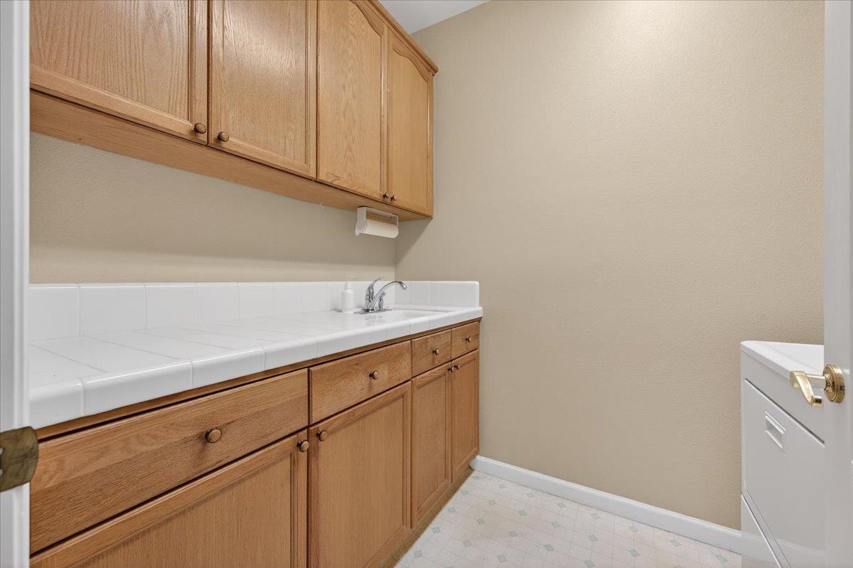 2211 Dawson Cove Ln, Clovis, CA 93611