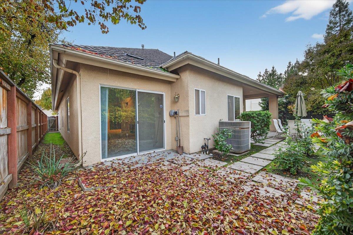 2211 Dawson Cove Ln, Clovis, CA 93611