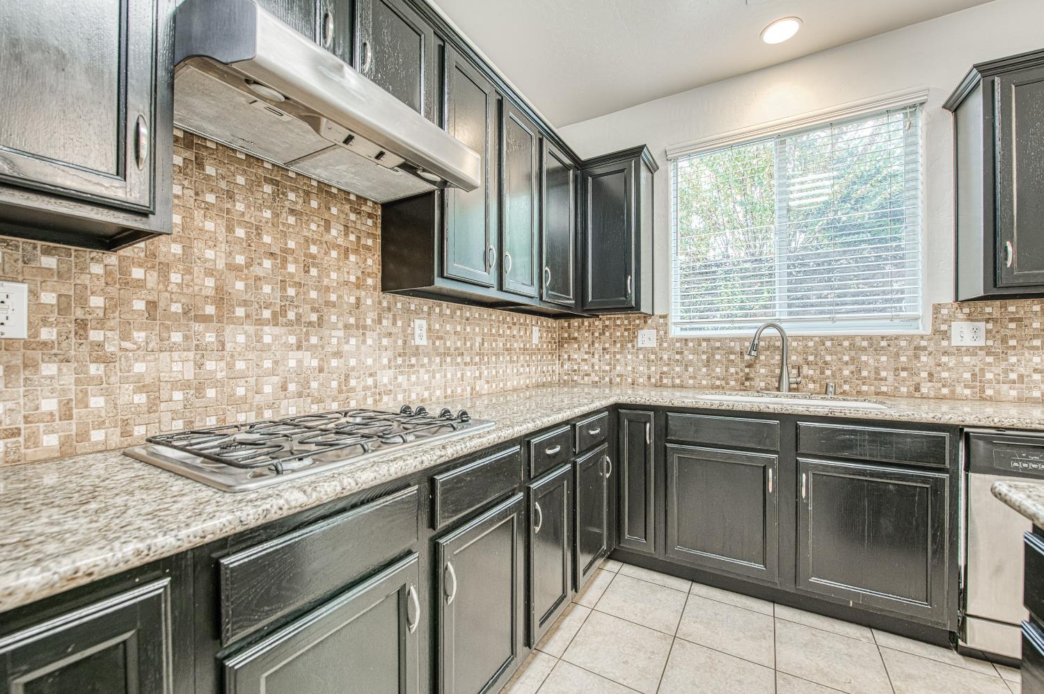 4386 W Artemisa Dr, Fresno, CA 93722