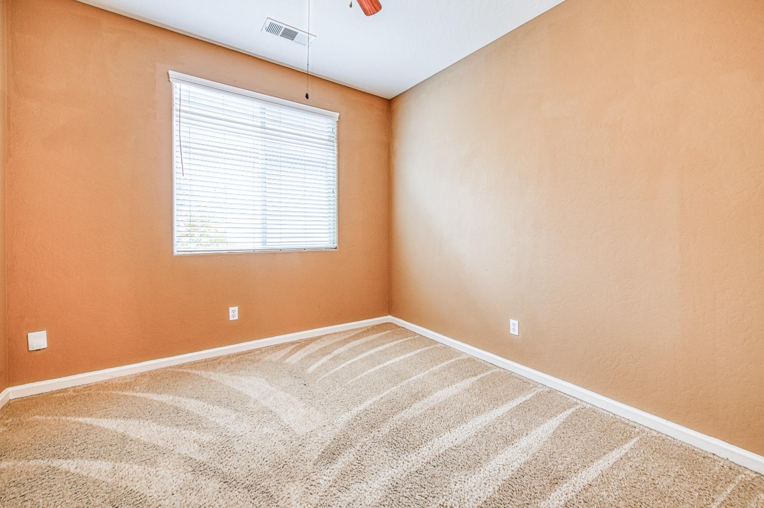 4386 W Artemisa Dr, Fresno, CA 93722