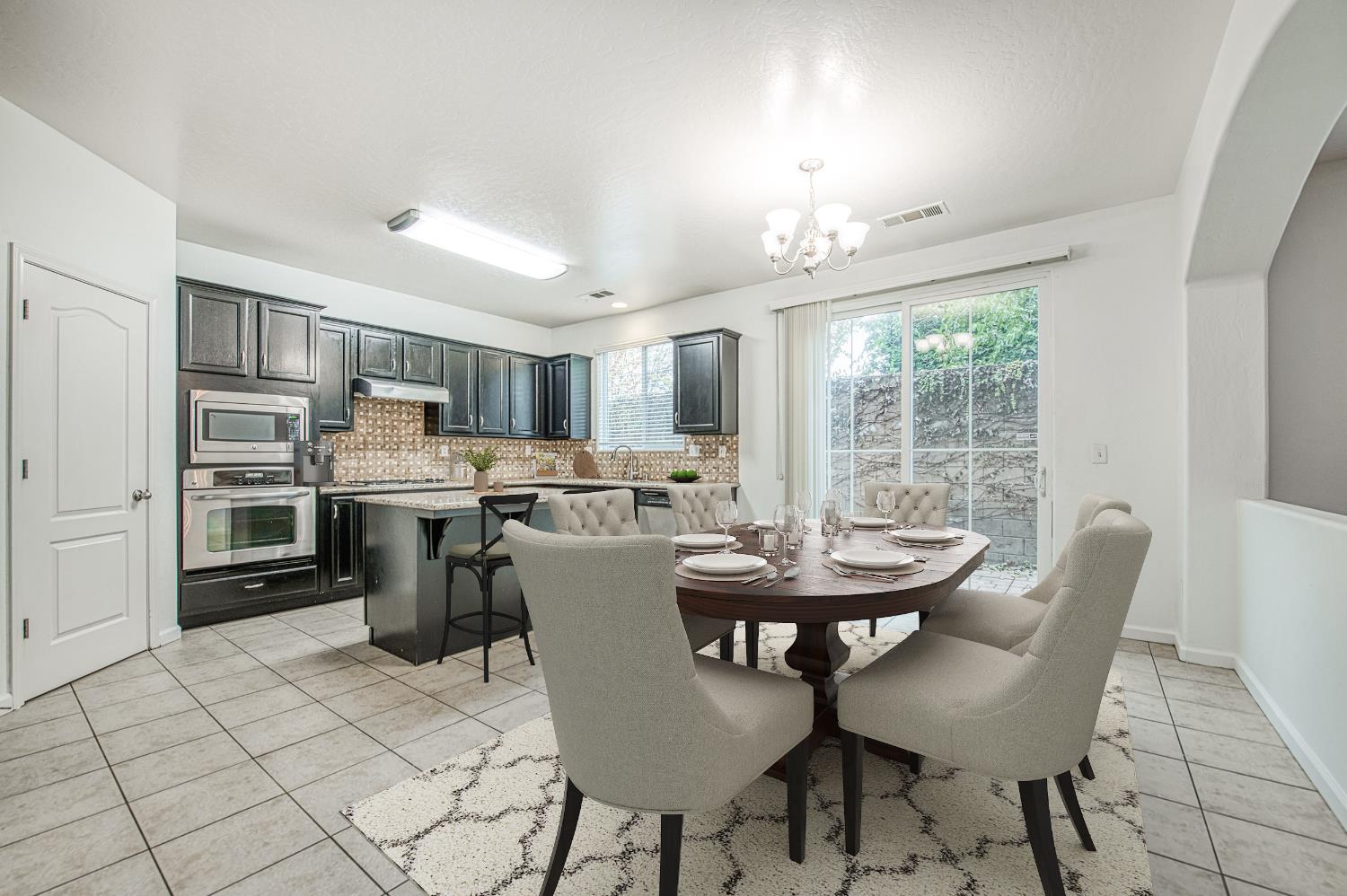 4386 W Artemisa Dr, Fresno, CA 93722