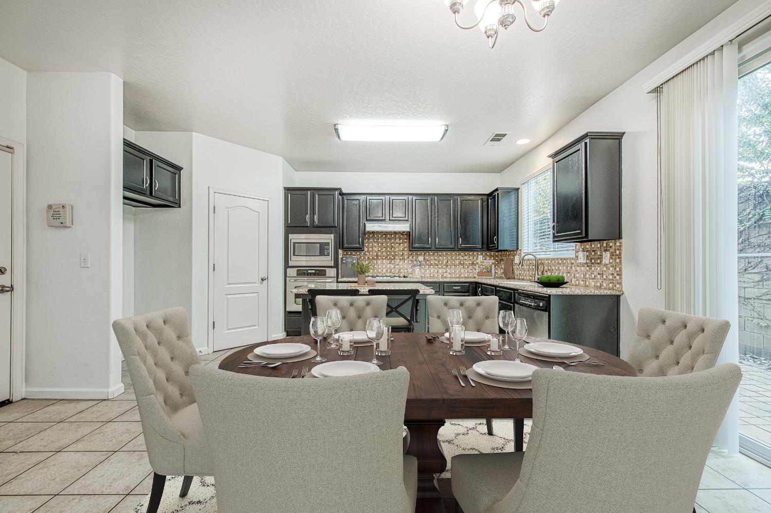 4386 W Artemisa Dr, Fresno, CA 93722