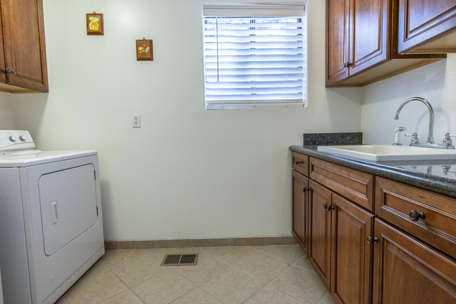 7501 Yosemite Park Way, Yosemite West, CA 95389