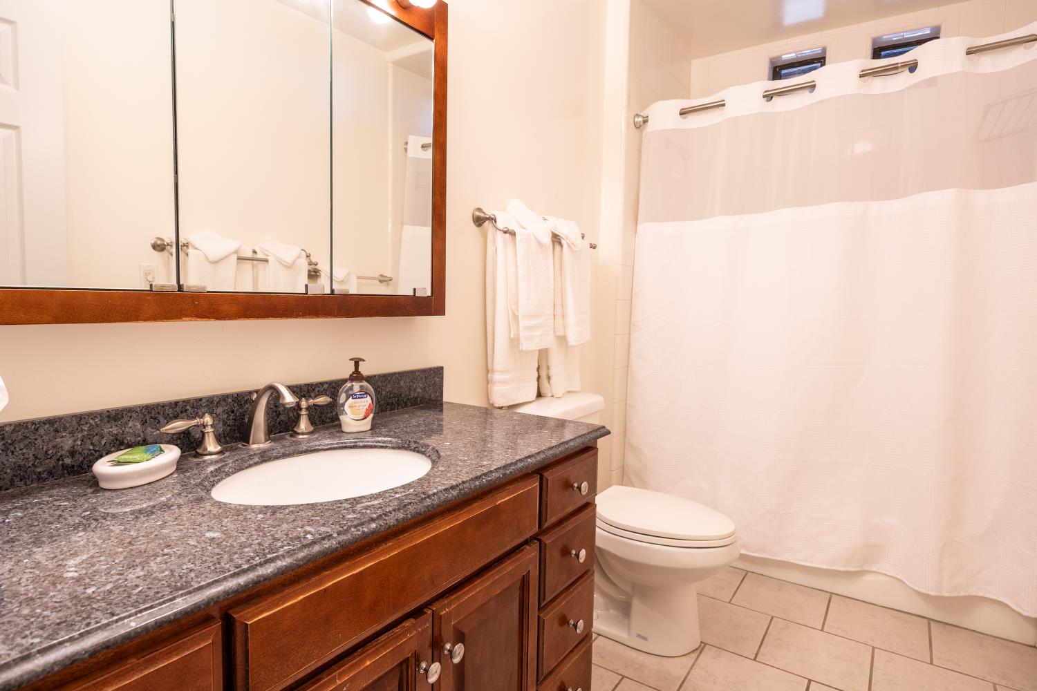 7501 Yosemite Park Way, Yosemite West, CA 95389