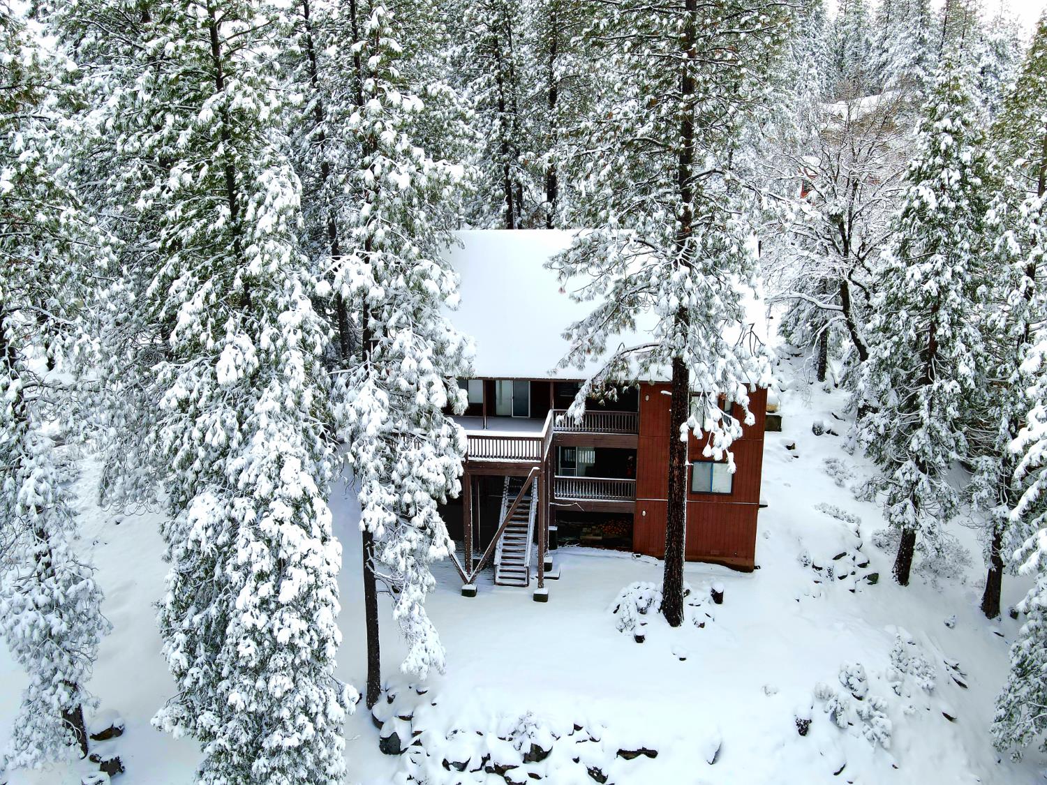 7501 Yosemite Park Way, Yosemite West, CA 95389