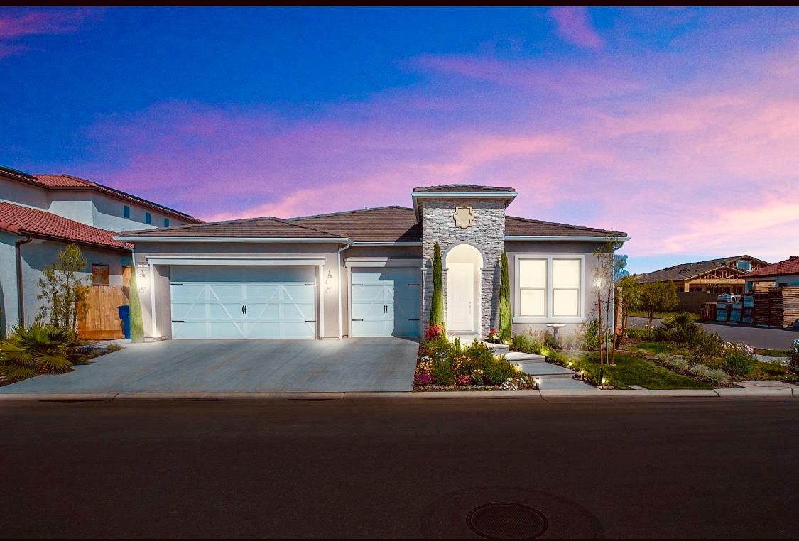 2788 N Douglas Ave, Fresno, CA 93727