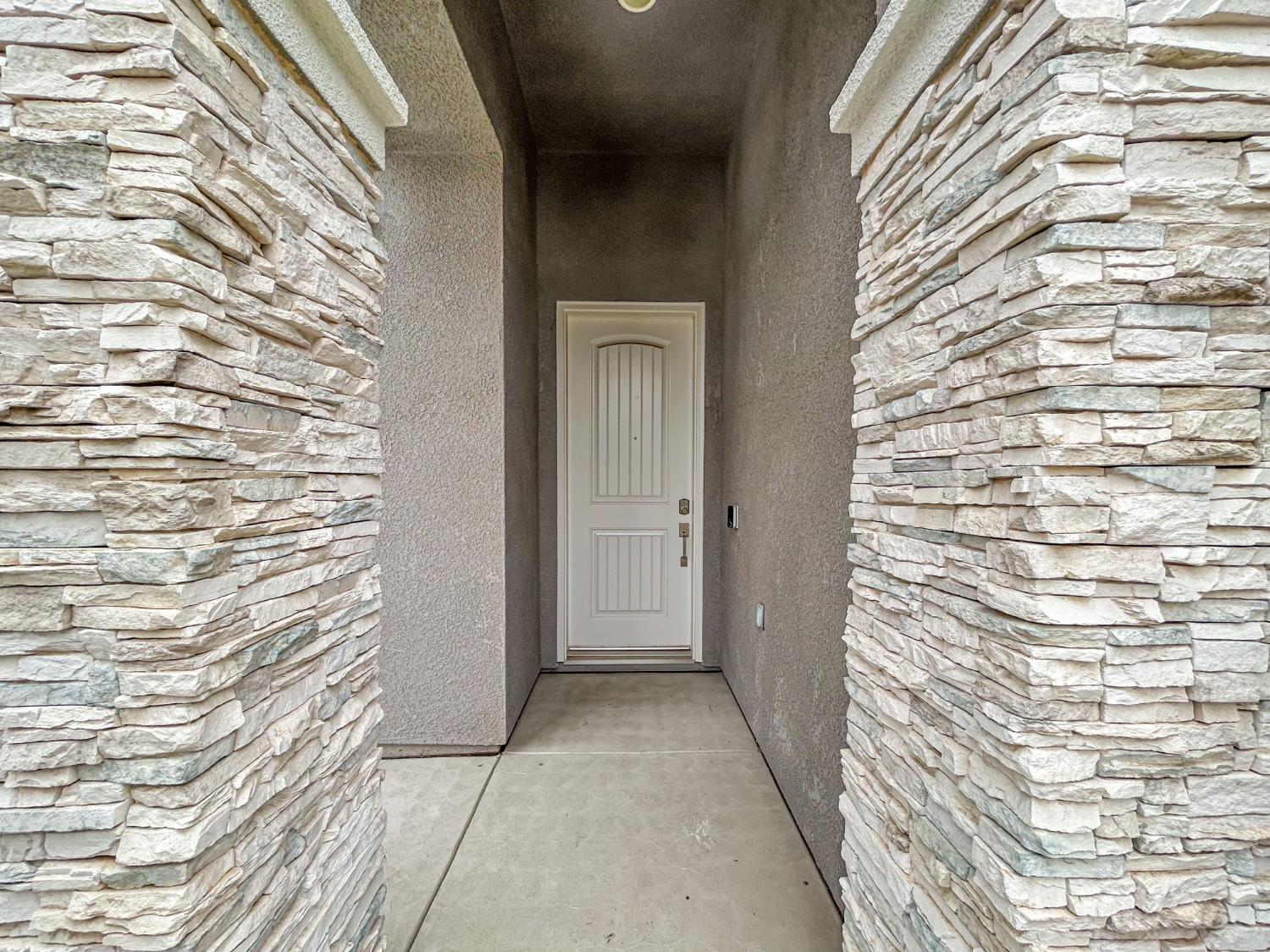 2788 N Douglas Ave, Fresno, CA 93727