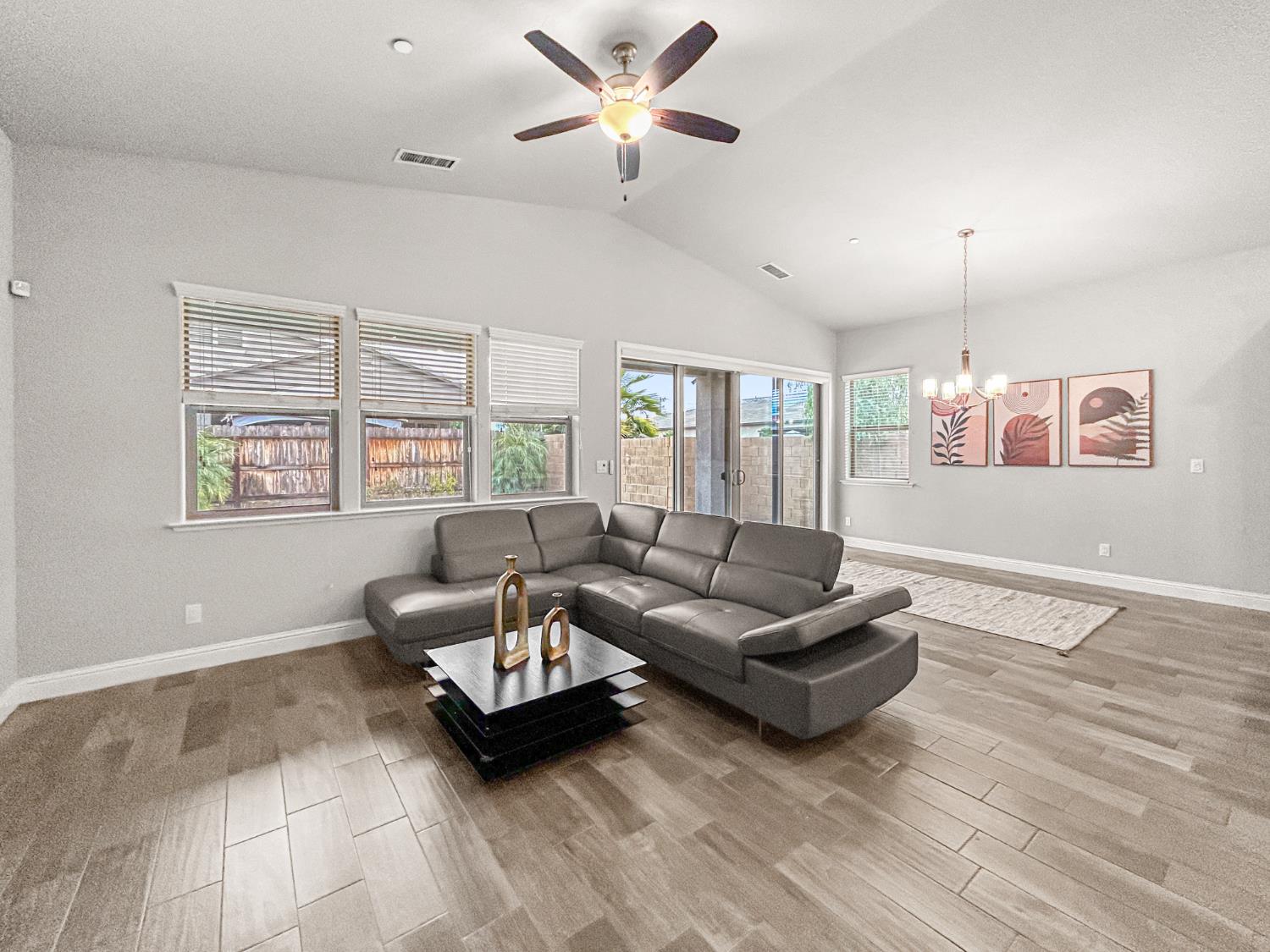 2788 N Douglas Ave, Fresno, CA 93727