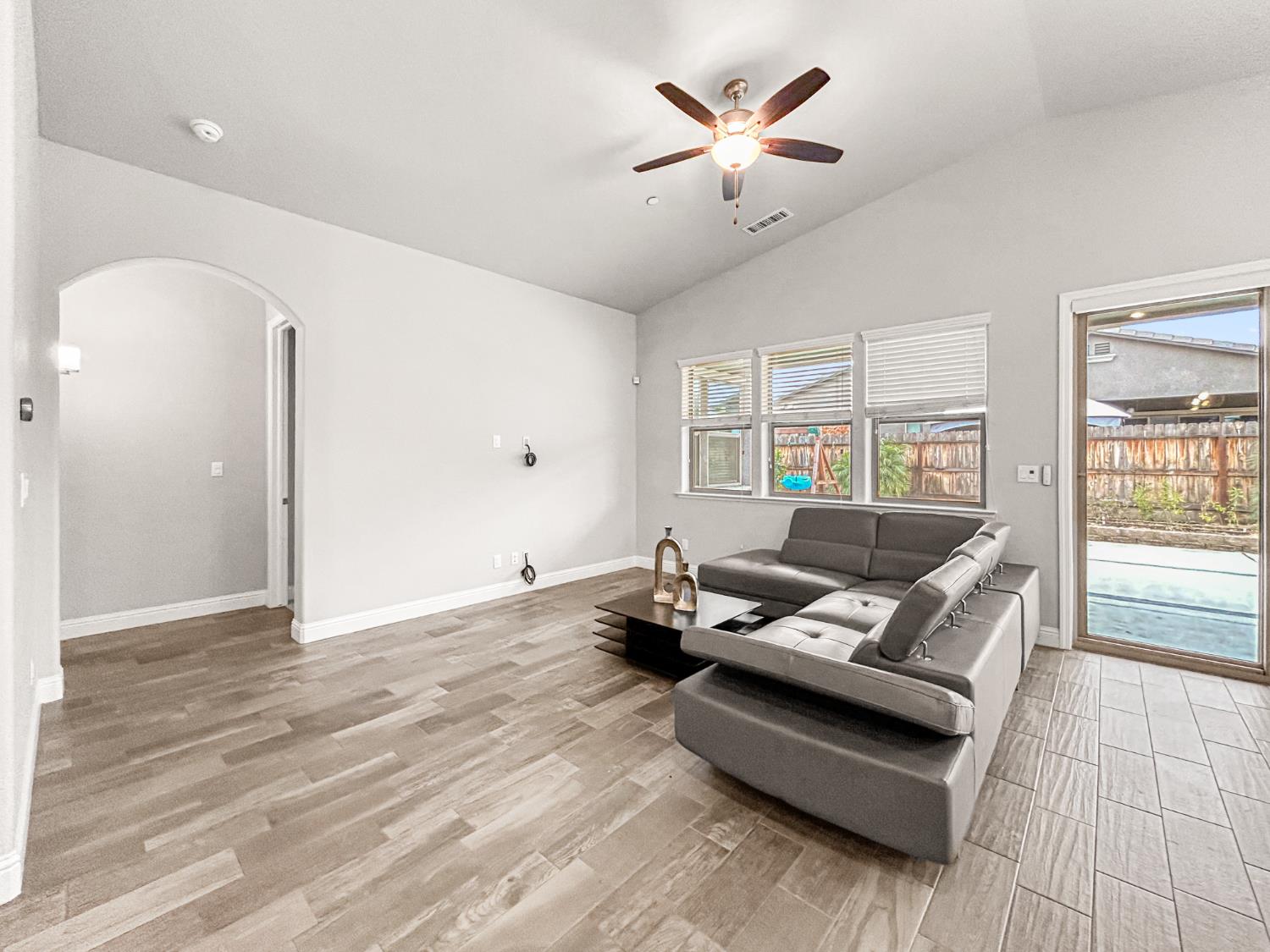 2788 N Douglas Ave, Fresno, CA 93727