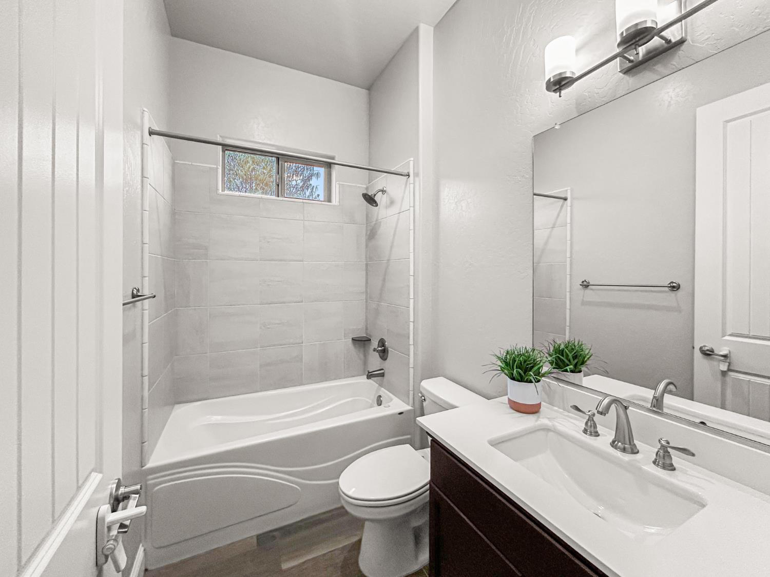 2788 N Douglas Ave, Fresno, CA 93727