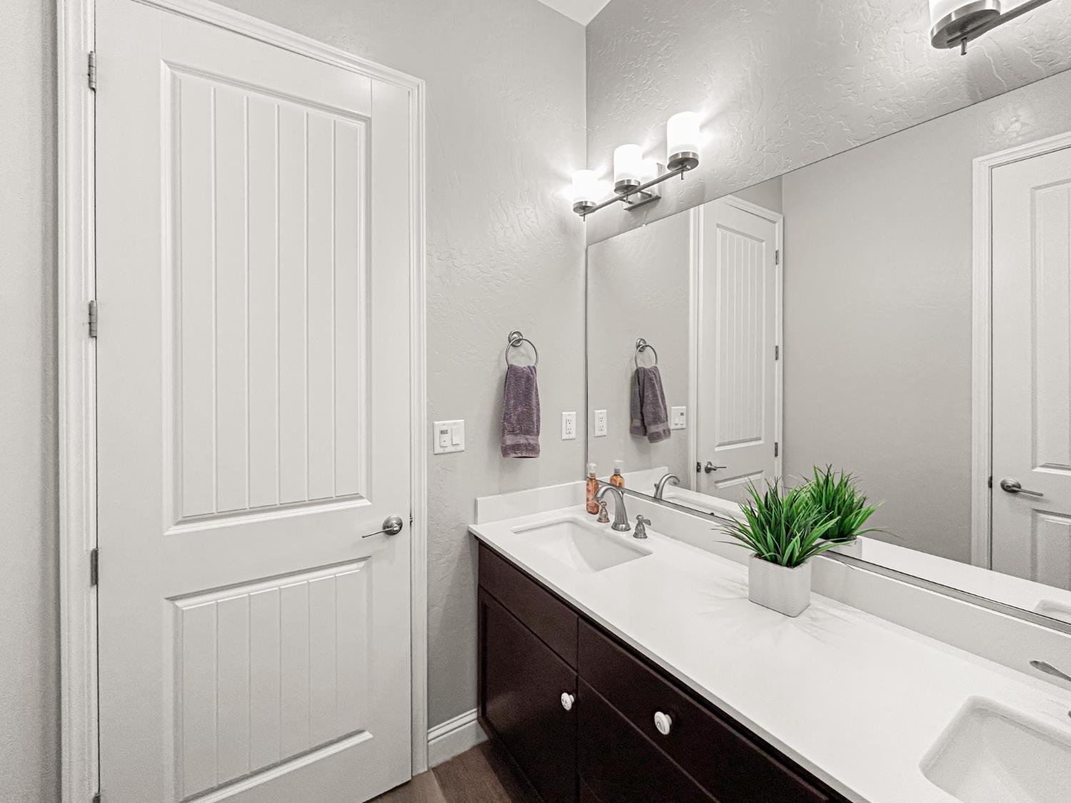 2788 N Douglas Ave, Fresno, CA 93727