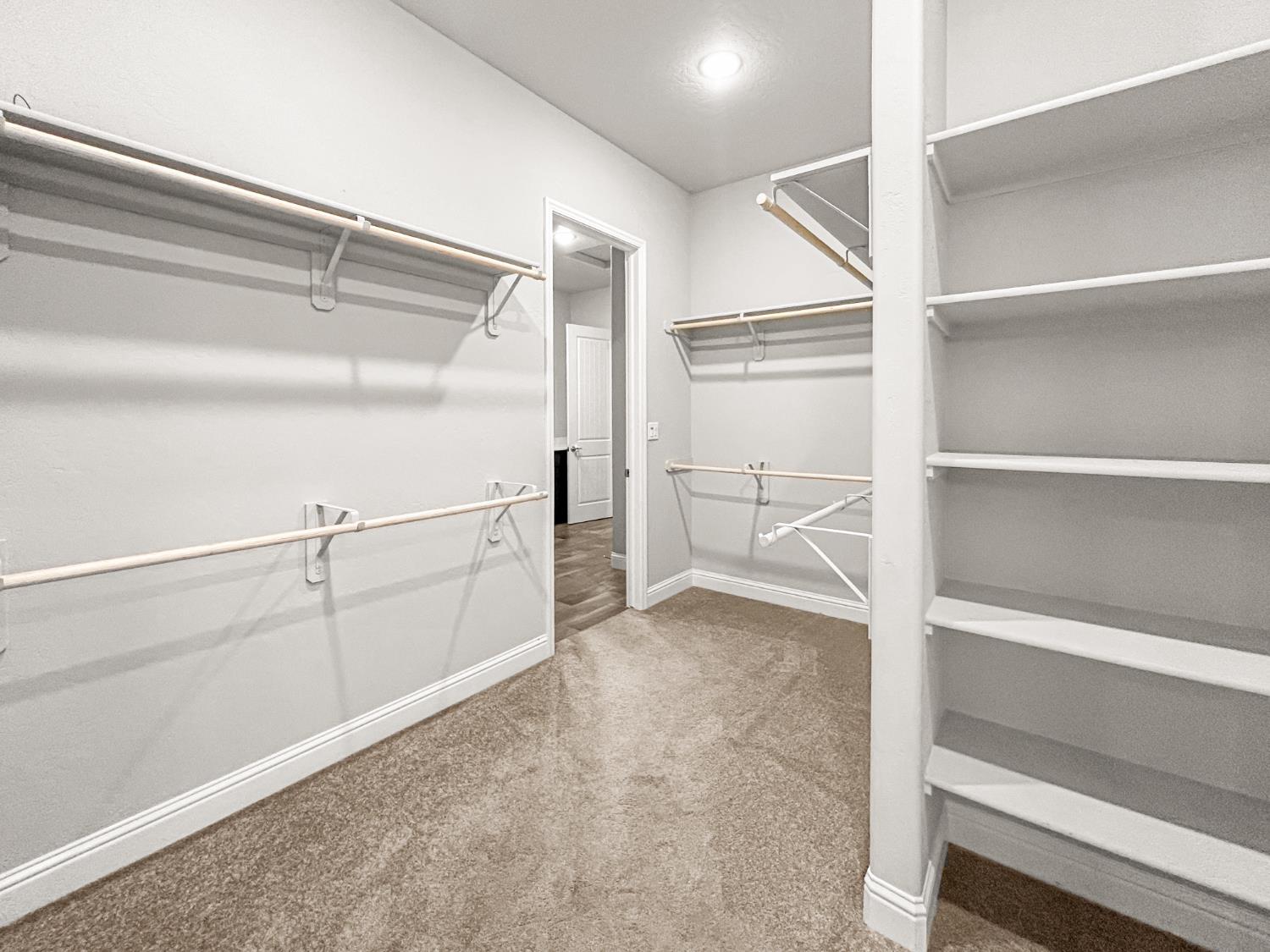 2788 N Douglas Ave, Fresno, CA 93727