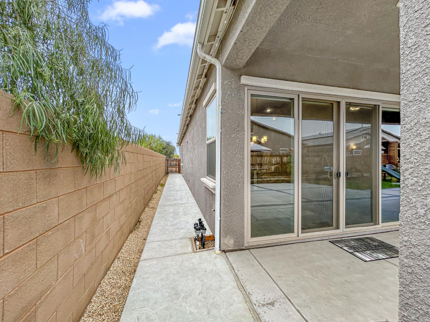 2788 N Douglas Ave, Fresno, CA 93727