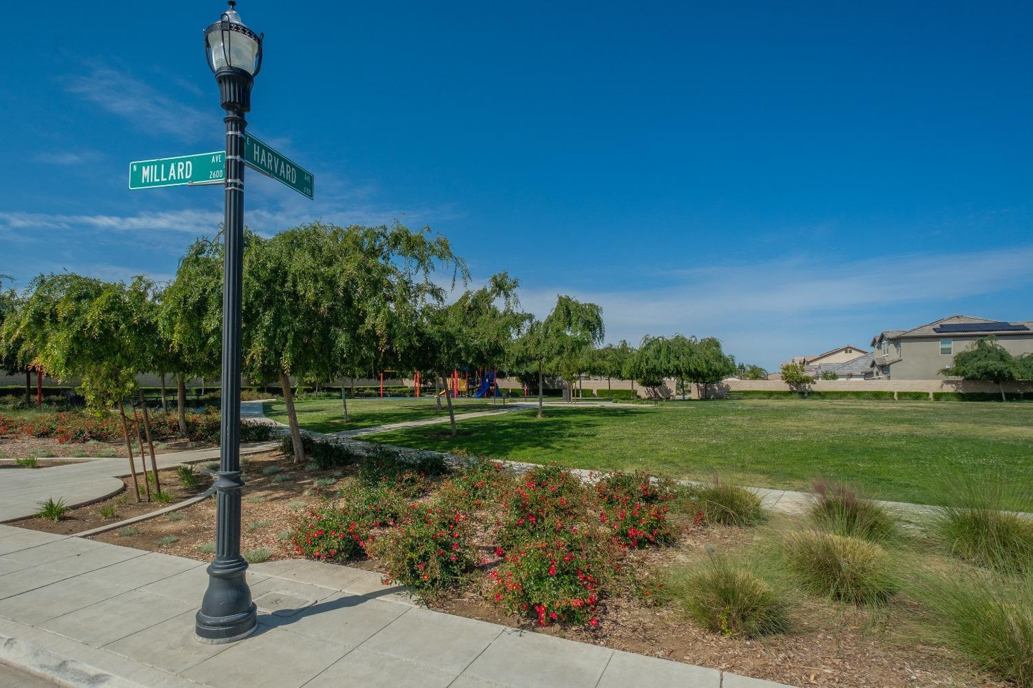 2788 N Douglas Ave, Fresno, CA 93727