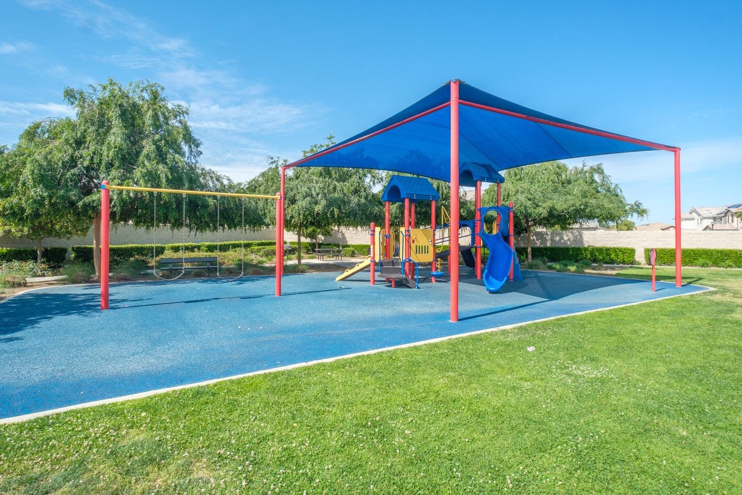 2788 N Douglas Ave, Fresno, CA 93727