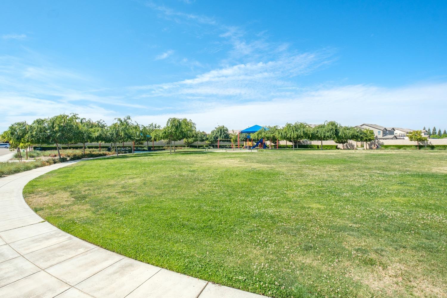 2788 N Douglas Ave, Fresno, CA 93727