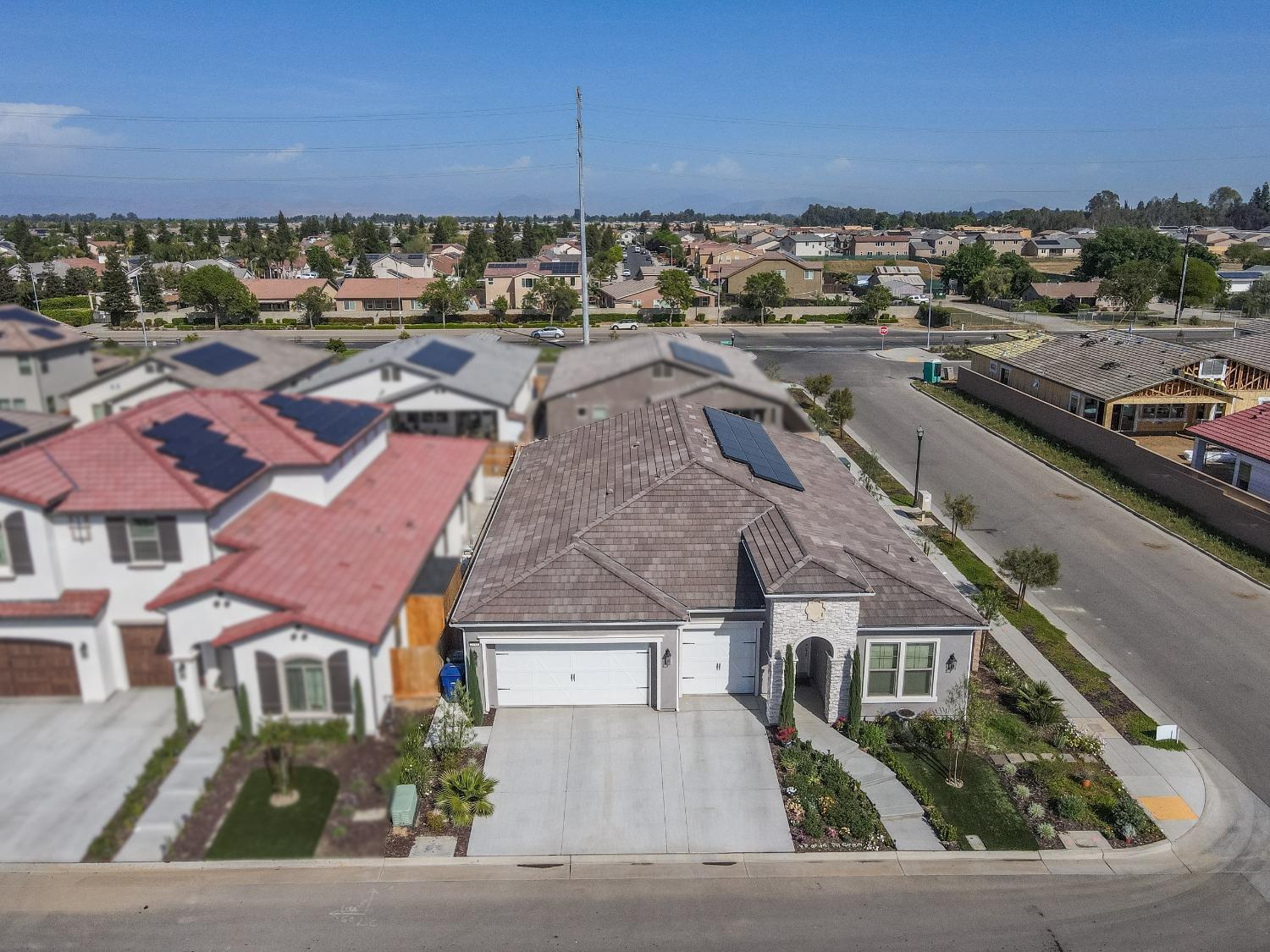 2788 N Douglas Ave, Fresno, CA 93727