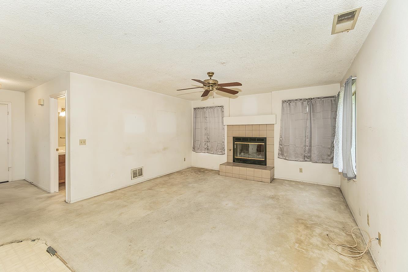 9659 N Shenandoah Ln, Fresno, CA 93720