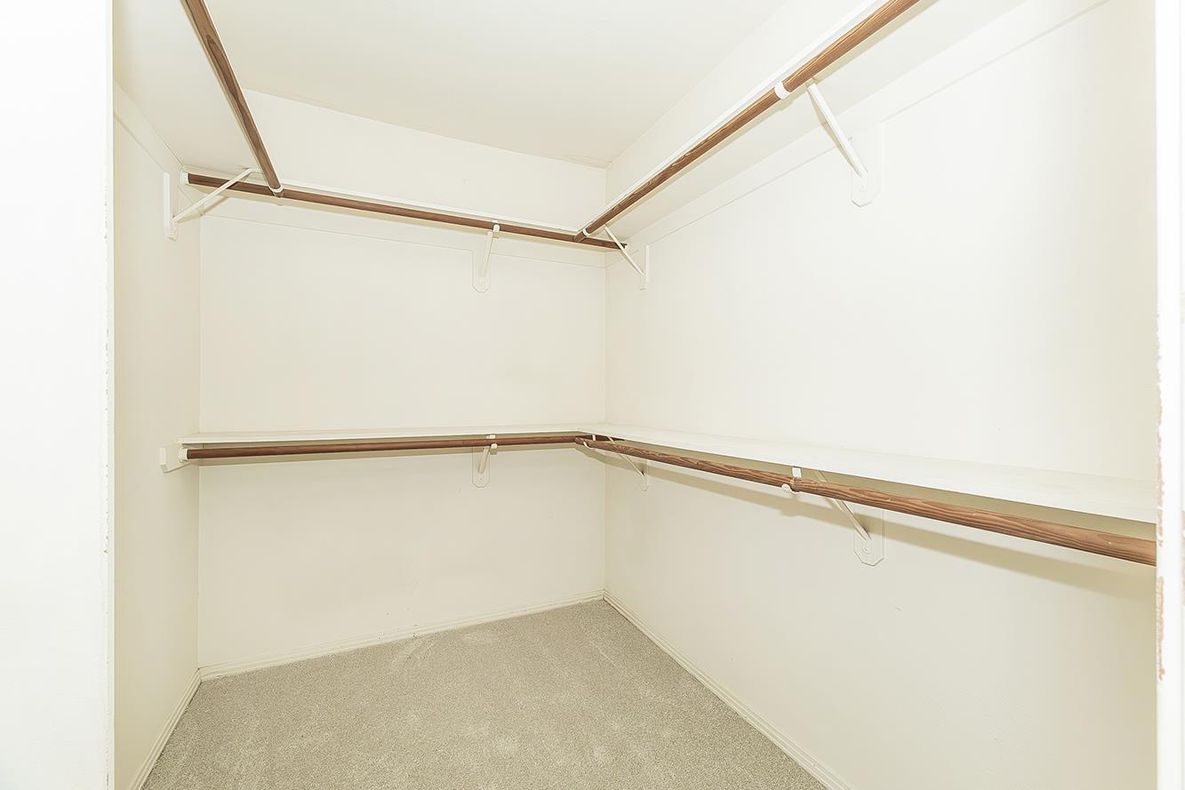 9659 N Shenandoah Ln, Fresno, CA 93720