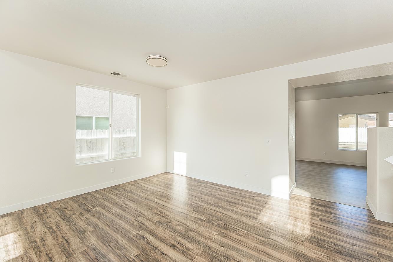 2721 Holland Ave, Clovis, CA 93611