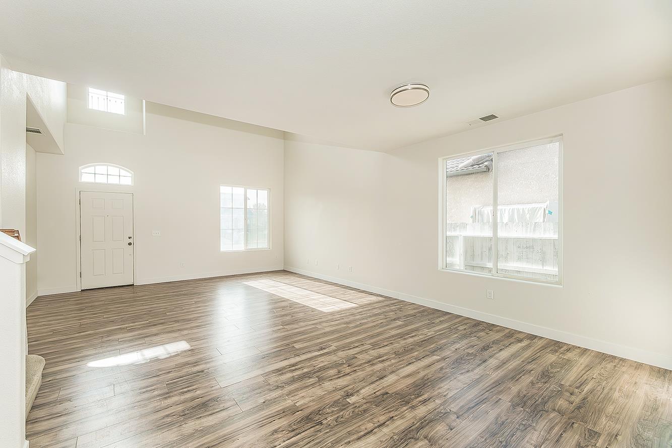 2721 Holland Ave, Clovis, CA 93611