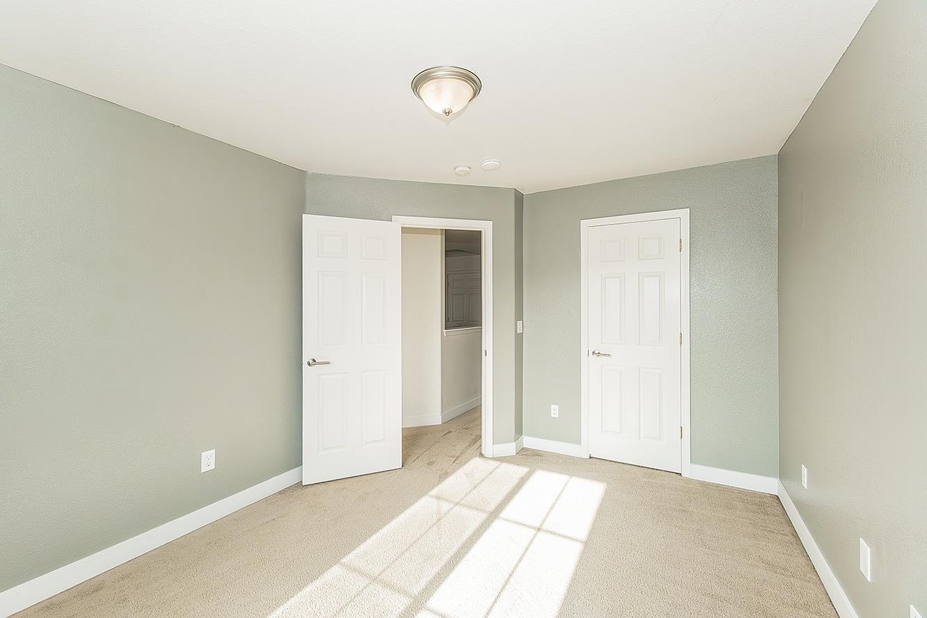 2721 Holland Ave, Clovis, CA 93611