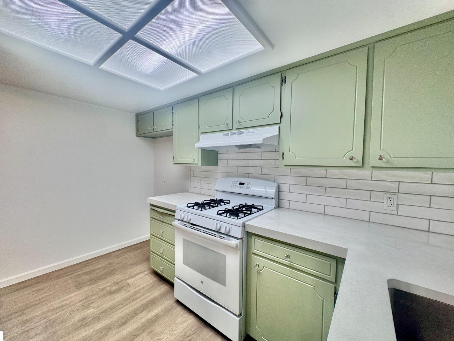 1306 E North Way, Dinuba, CA 93618