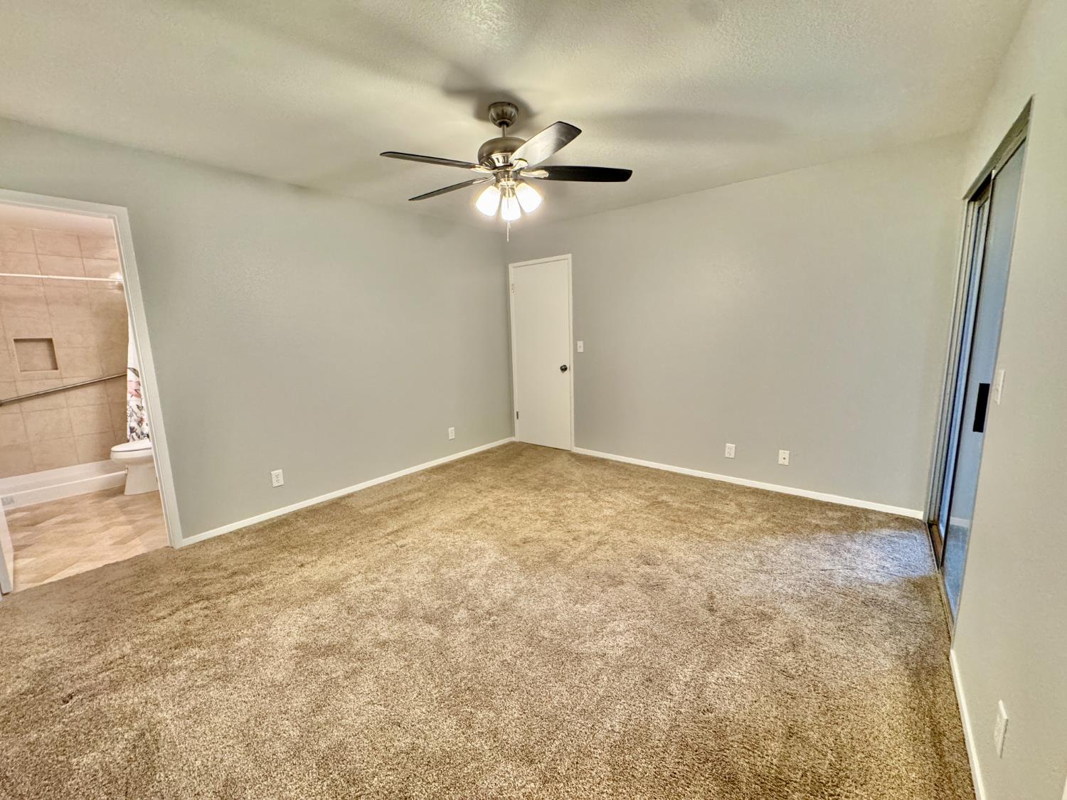 1306 E North Way, Dinuba, CA 93618