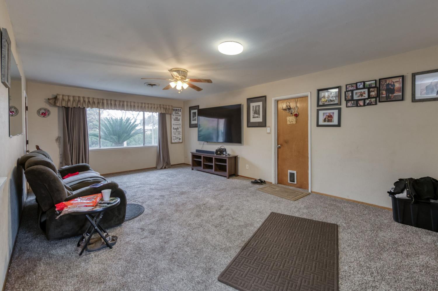 1055 E Dinuba Ave, Reedley, CA 93654