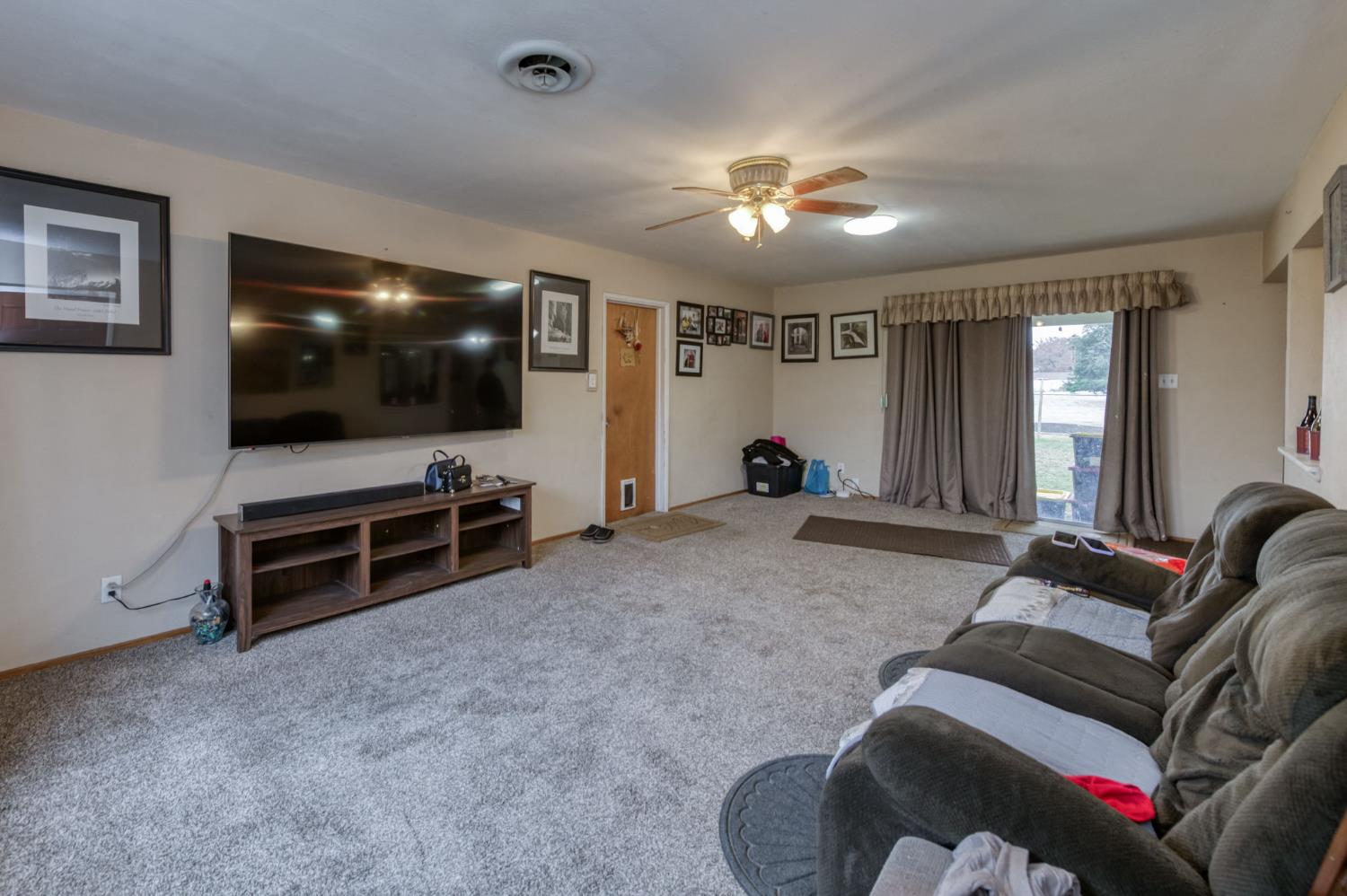 1055 E Dinuba Ave, Reedley, CA 93654