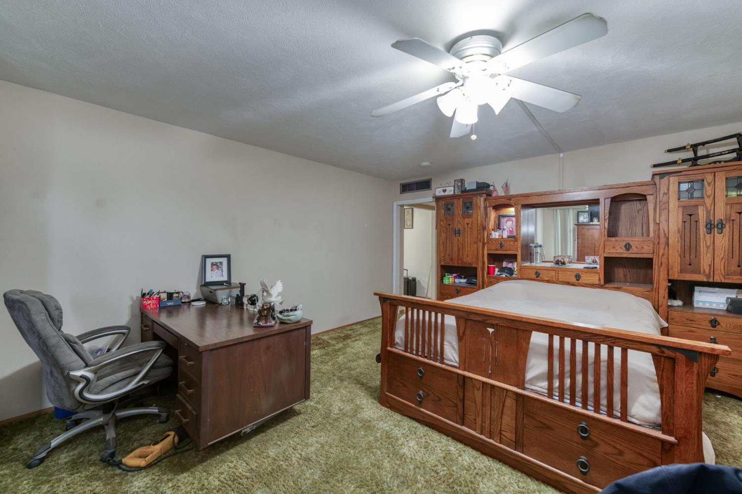 1055 E Dinuba Ave, Reedley, CA 93654