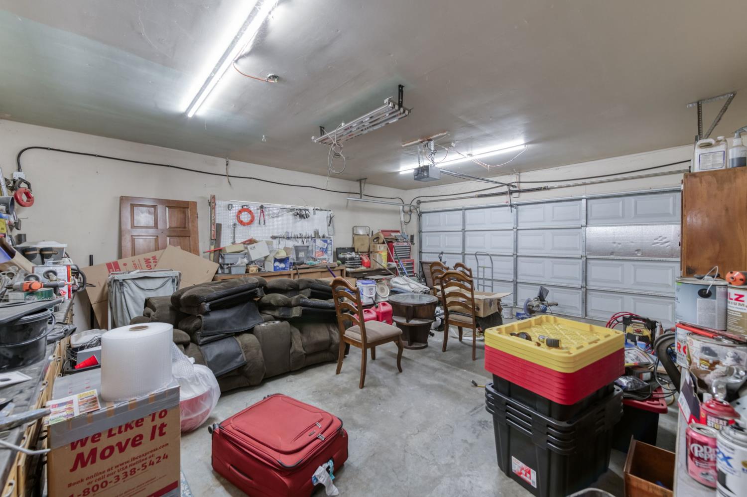 1055 E Dinuba Ave, Reedley, CA 93654