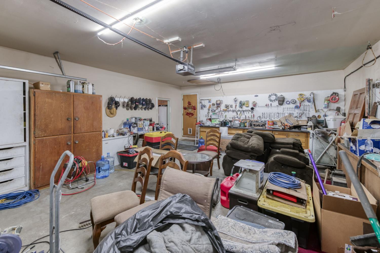 1055 E Dinuba Ave, Reedley, CA 93654