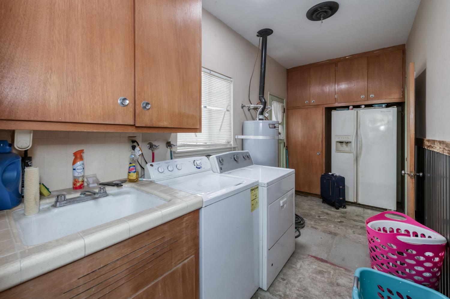 1055 E Dinuba Ave, Reedley, CA 93654