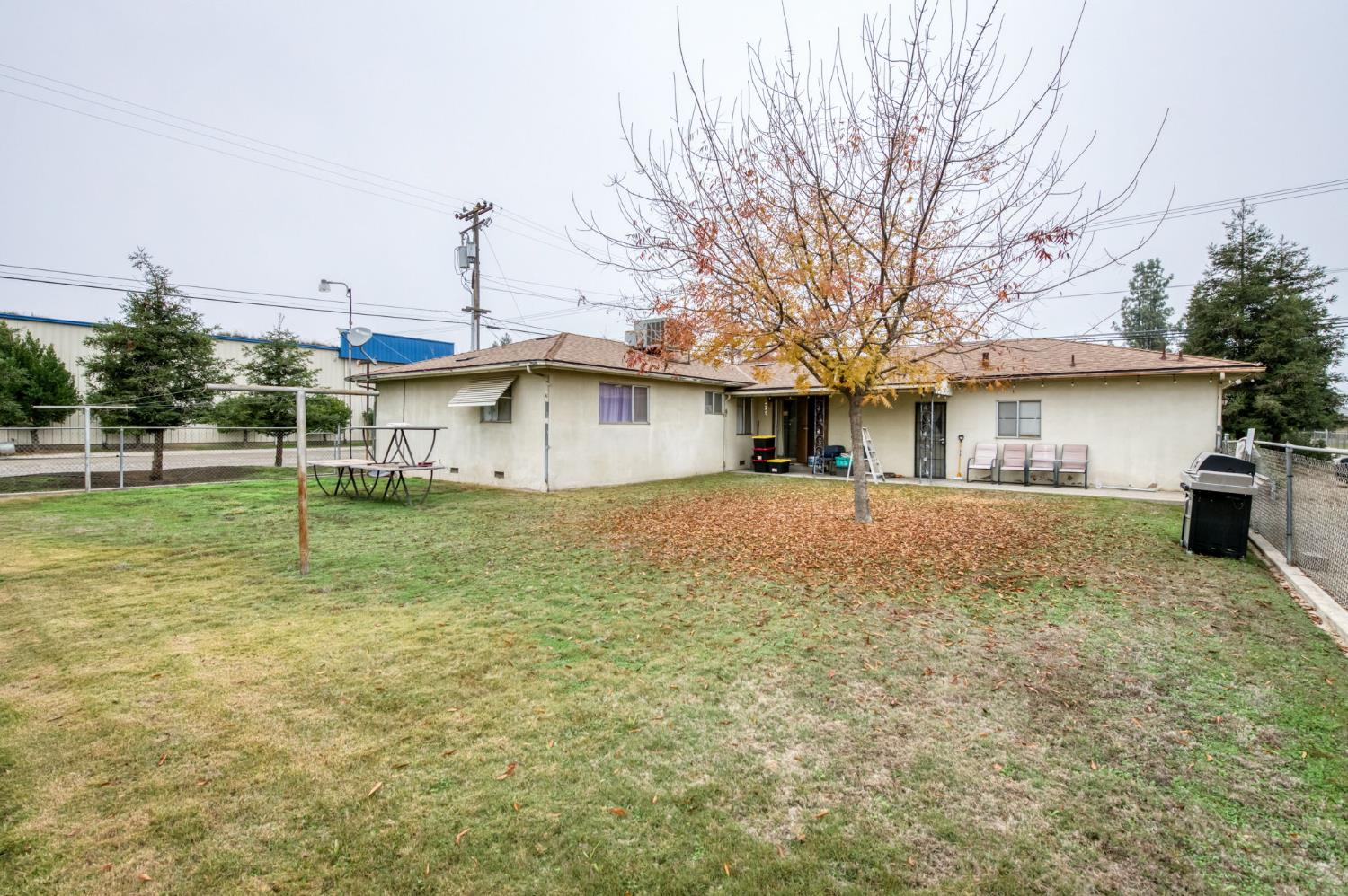 1055 E Dinuba Ave, Reedley, CA 93654
