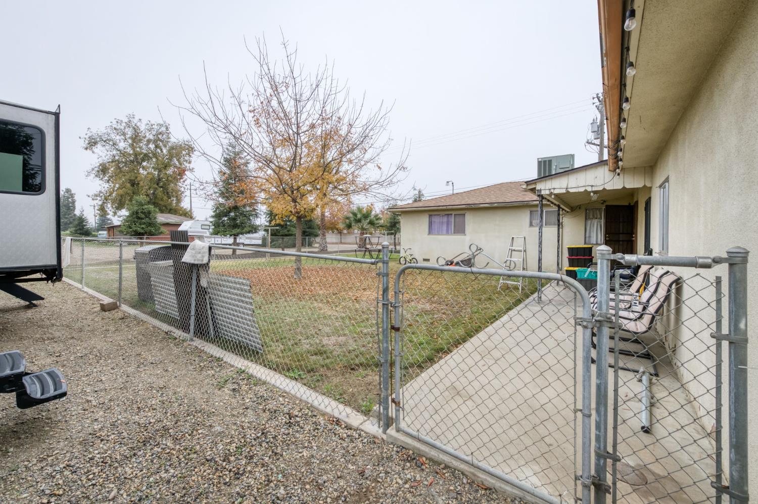 1055 E Dinuba Ave, Reedley, CA 93654