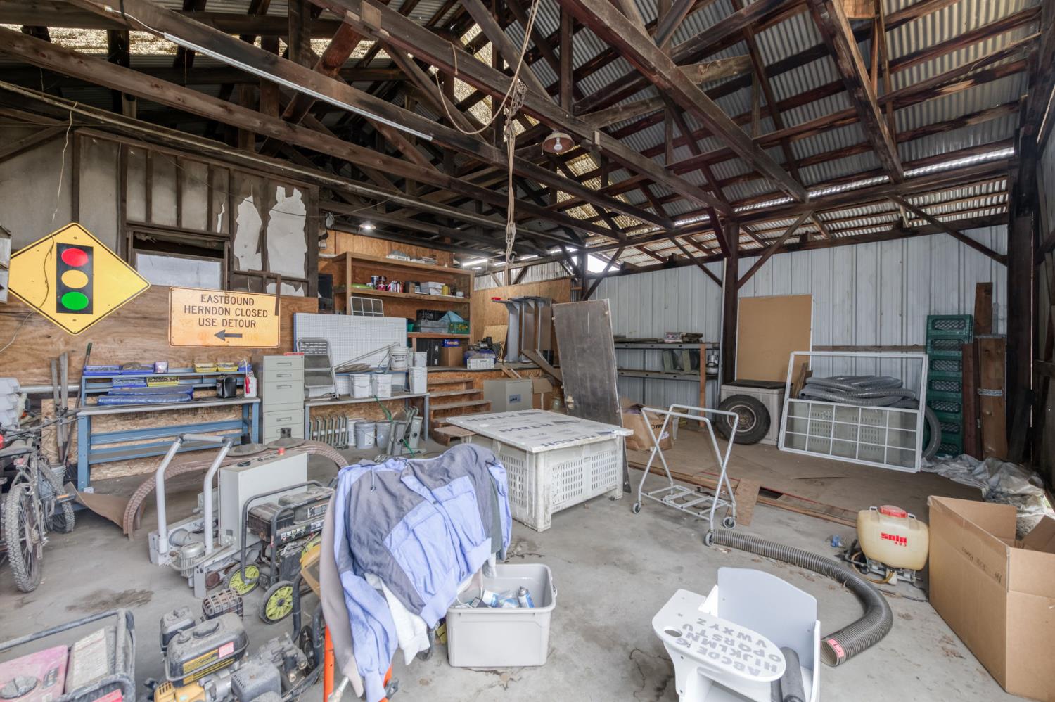 1055 E Dinuba Ave, Reedley, CA 93654