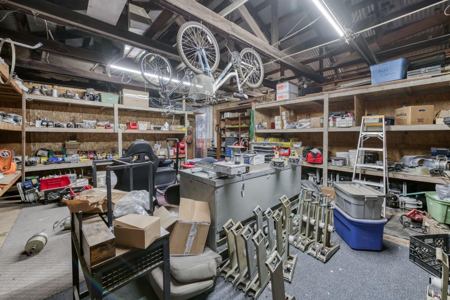 1055 E Dinuba Ave, Reedley, CA 93654