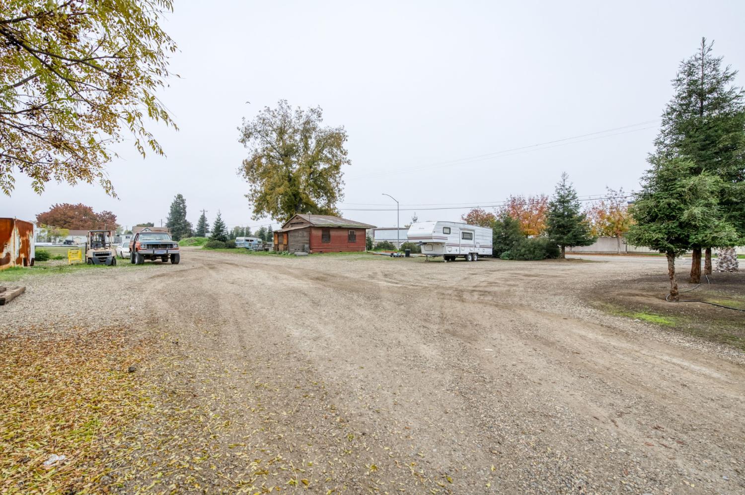 1055 E Dinuba Ave, Reedley, CA 93654