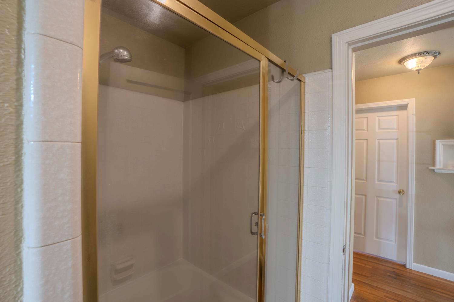 2426 N Adoline Ave, Fresno, CA 93705