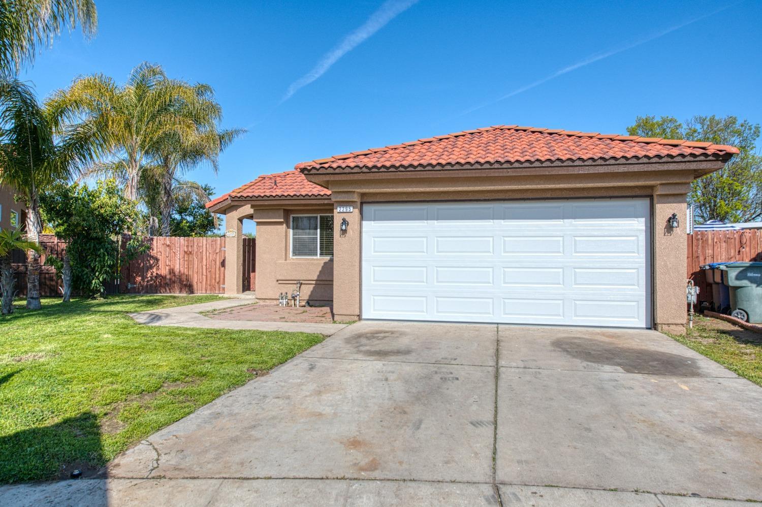 2295 N Lodi, Fresno, CA 93722